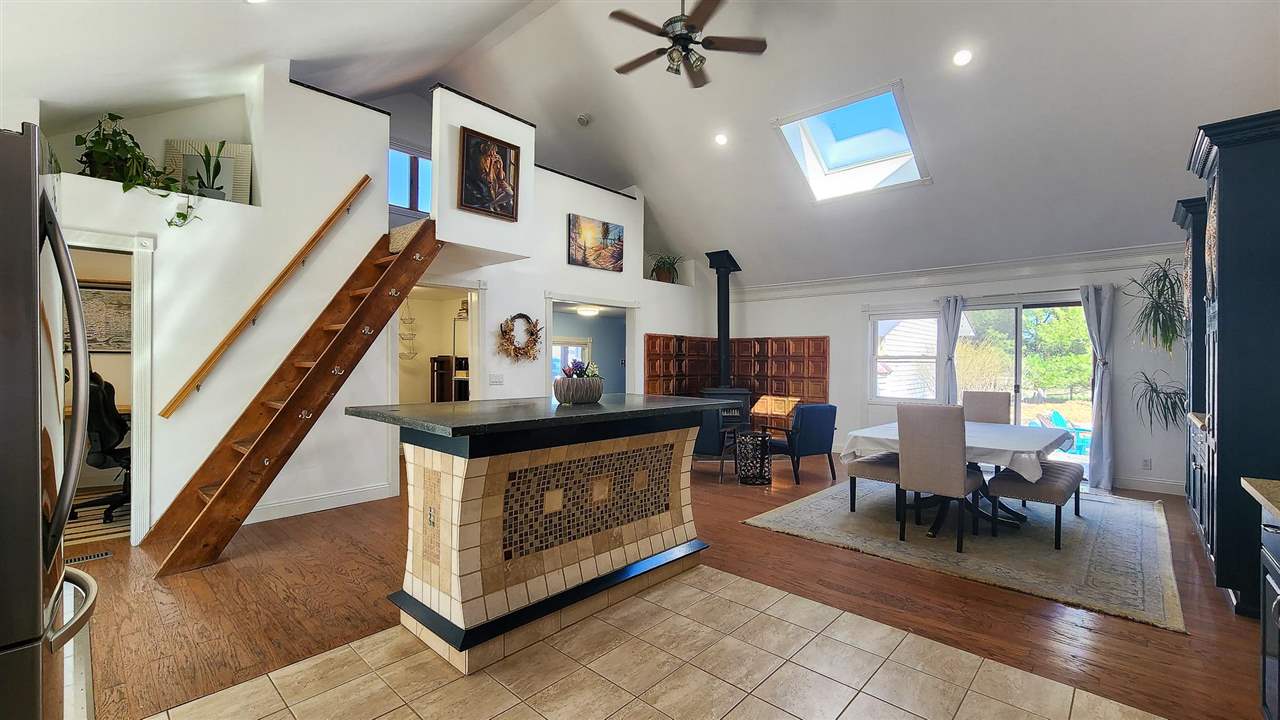 5690 Valley Road
