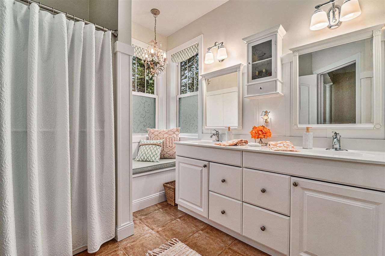 7698 Evergreen Ridge