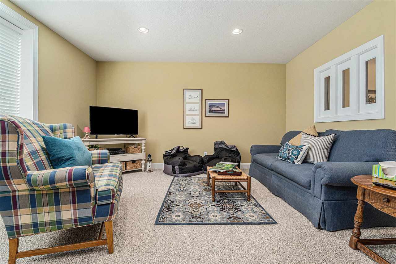 7698 Evergreen Ridge