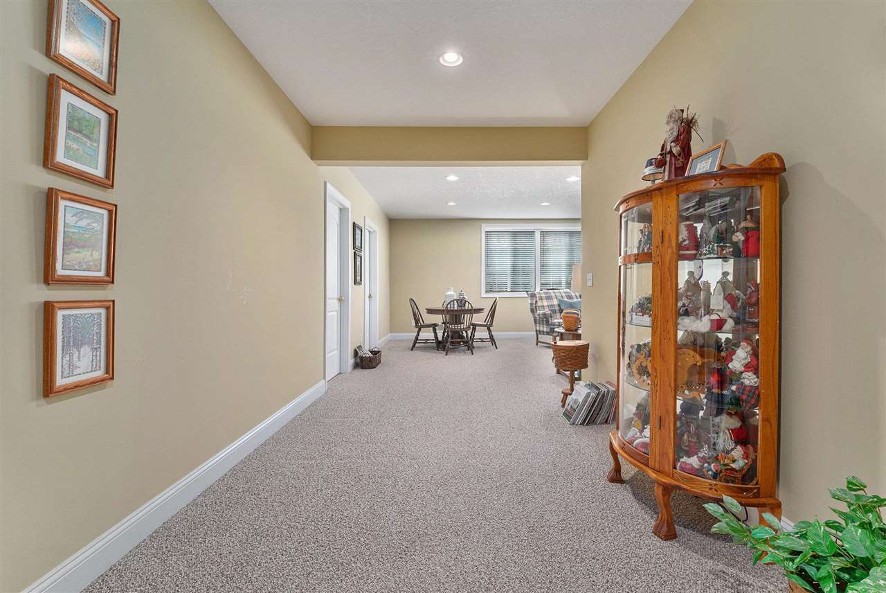 7698 Evergreen Ridge