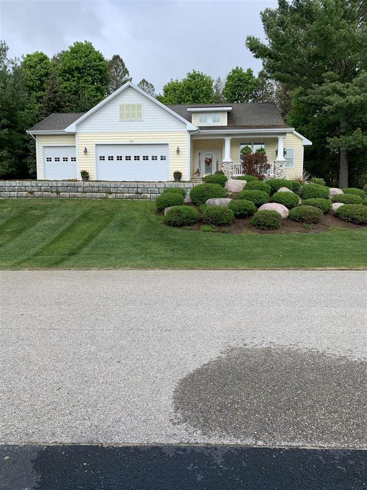 7698 Evergreen Ridge