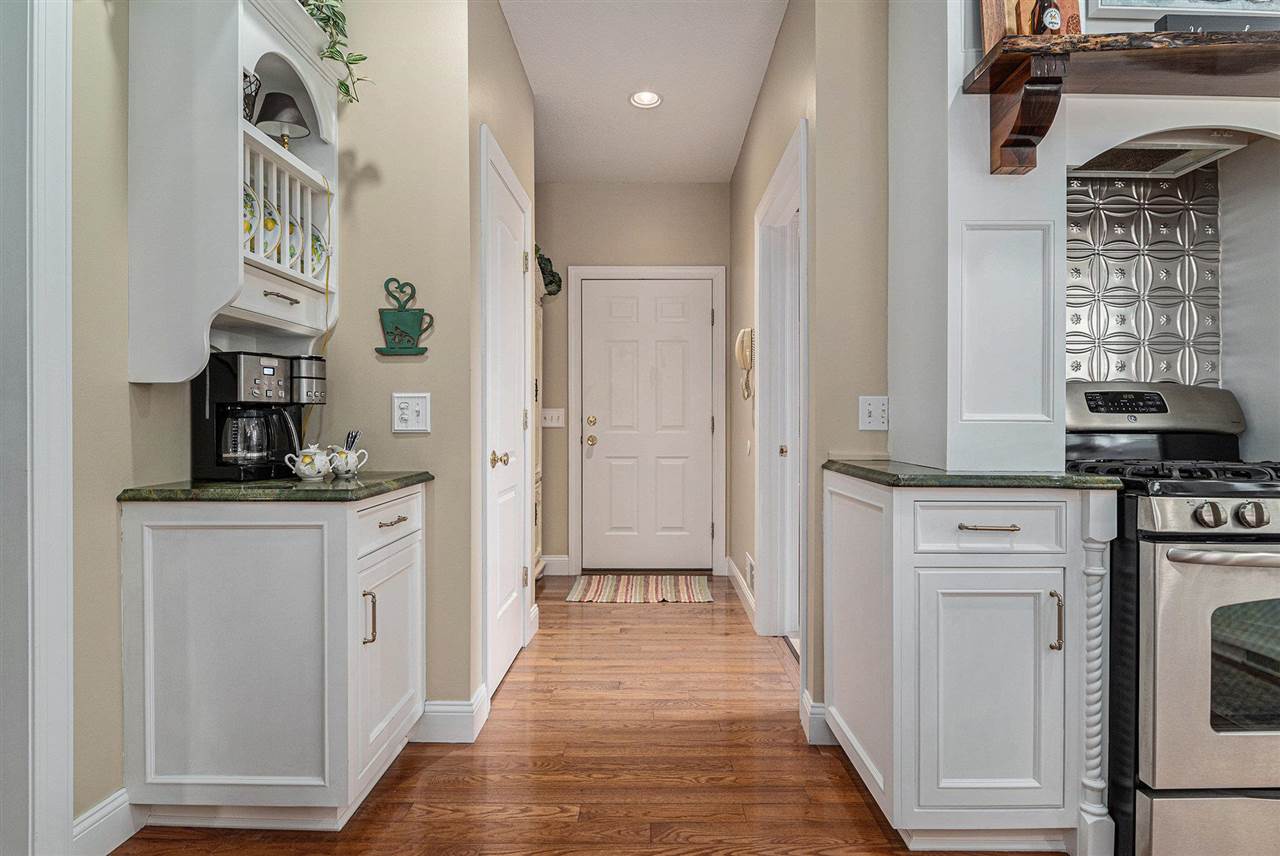 7698 Evergreen Ridge