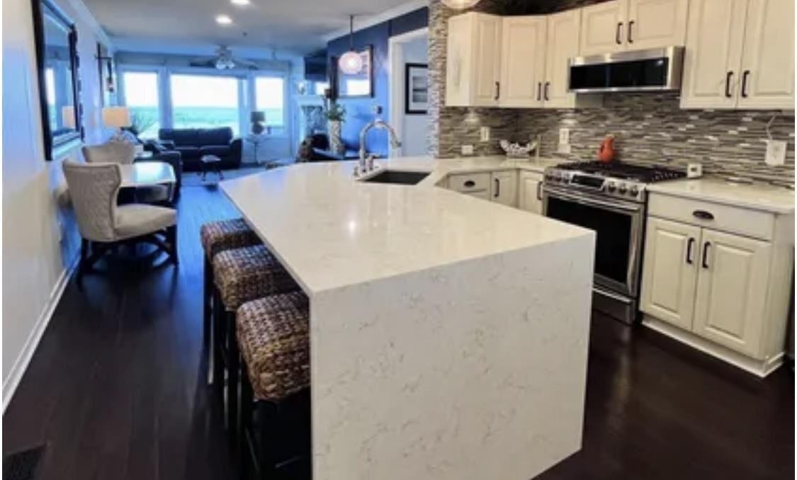 300 FRONT Street Unit: 103