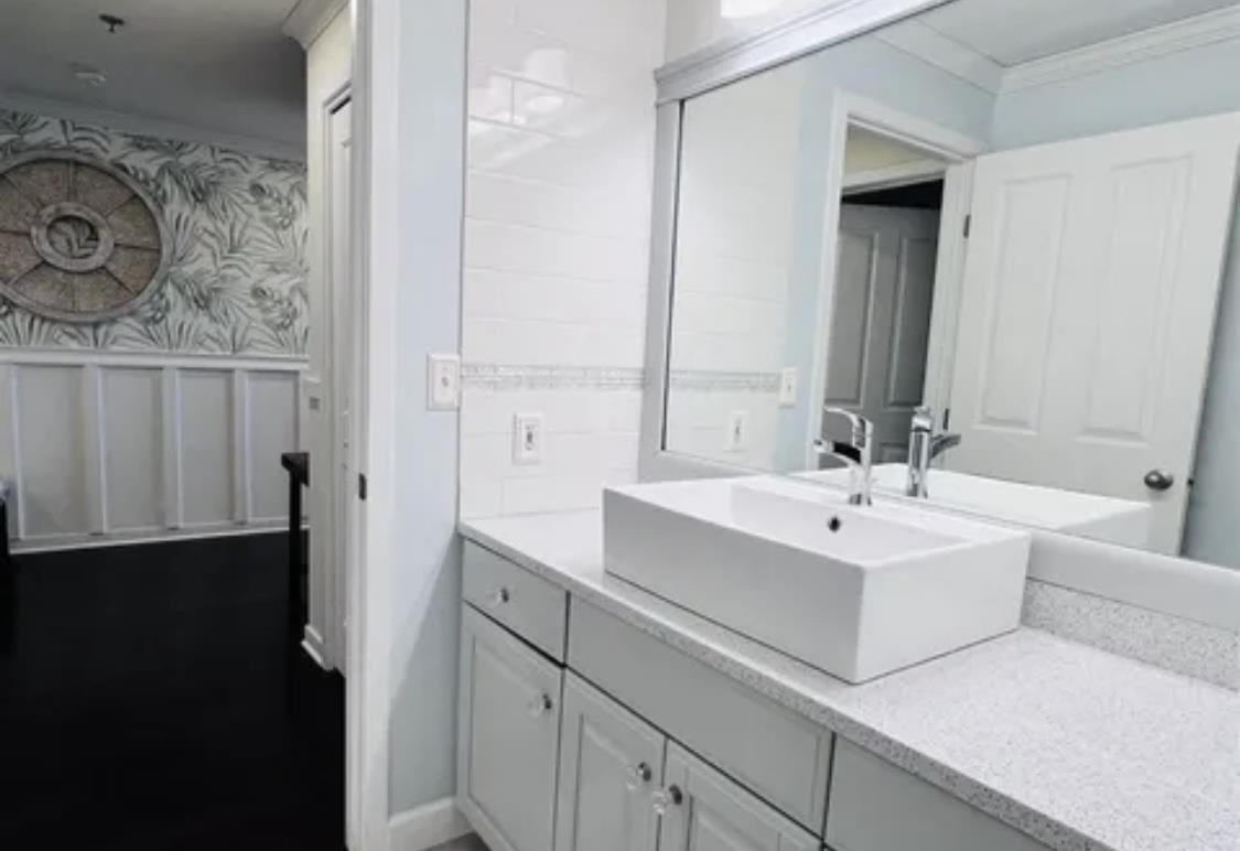 300 FRONT Street Unit: 103