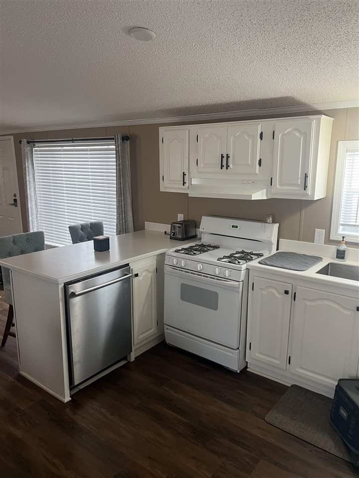 631 E Lake Street Unit: 20