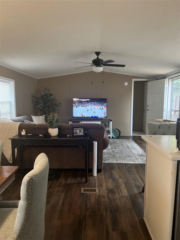 631 E Lake Street Unit: 20