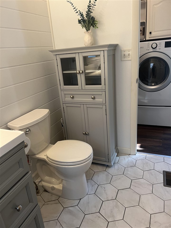 631 E Lake Street Unit: 20