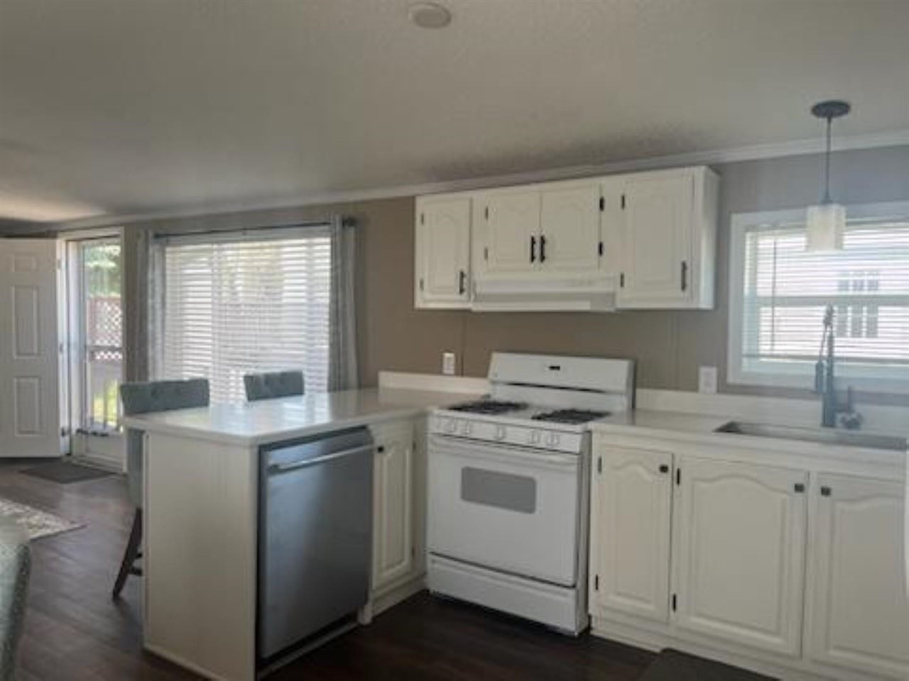 631 E Lake Street Unit: 20