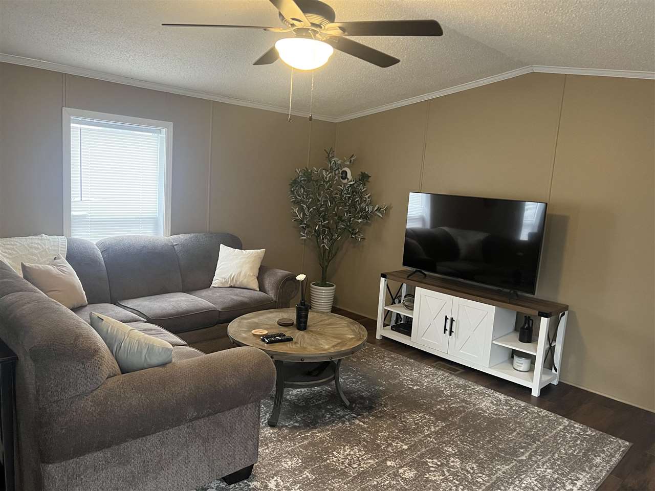 631 E Lake Street Unit: 20