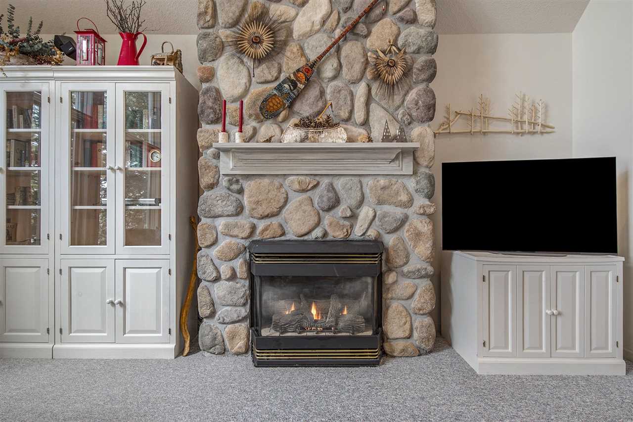 6983 N Lake Shore Dr.