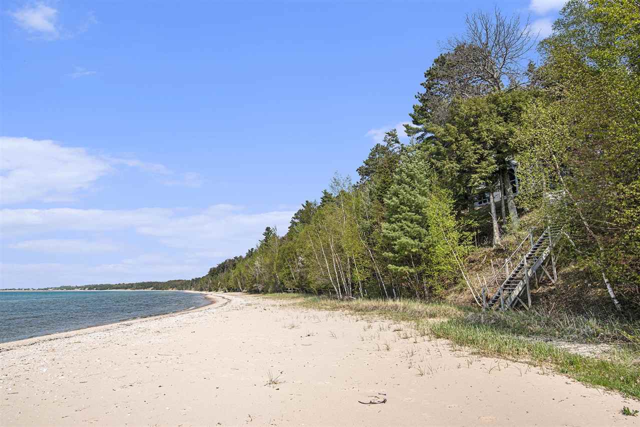 6983 N Lake Shore Dr.