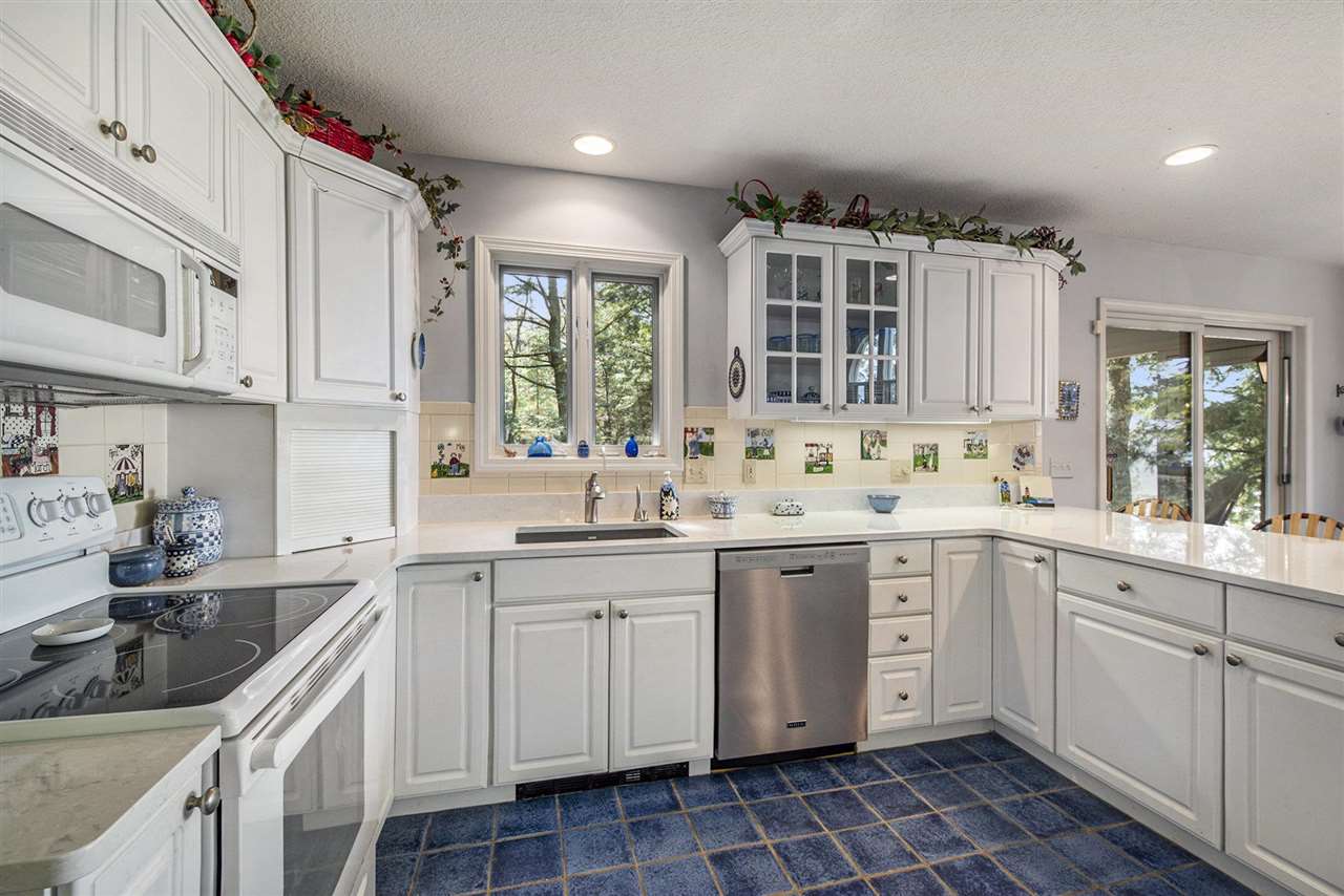 6983 N Lake Shore Dr.