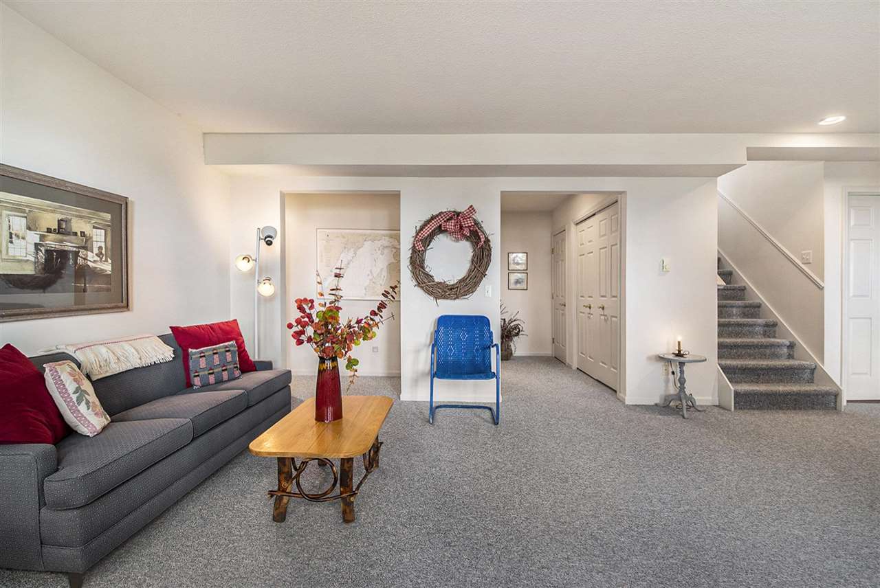 6983 N Lake Shore Dr.