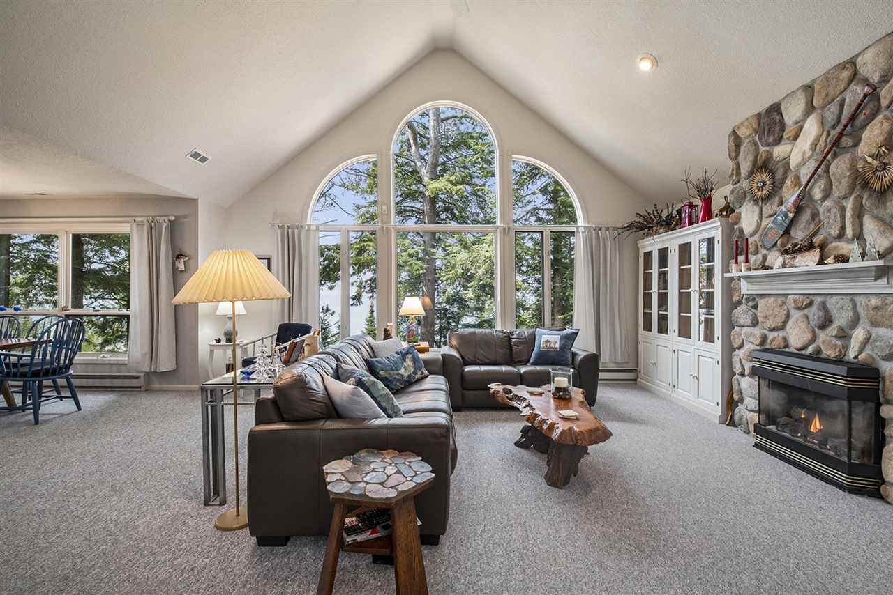 6983 N Lake Shore Dr.