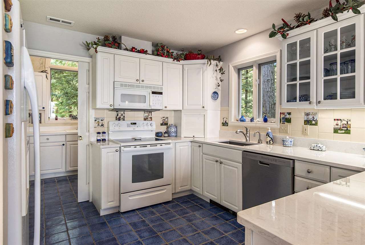 6983 N Lake Shore Dr.