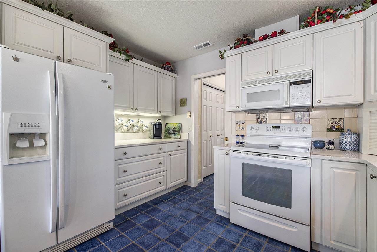 6983 N Lake Shore Dr.