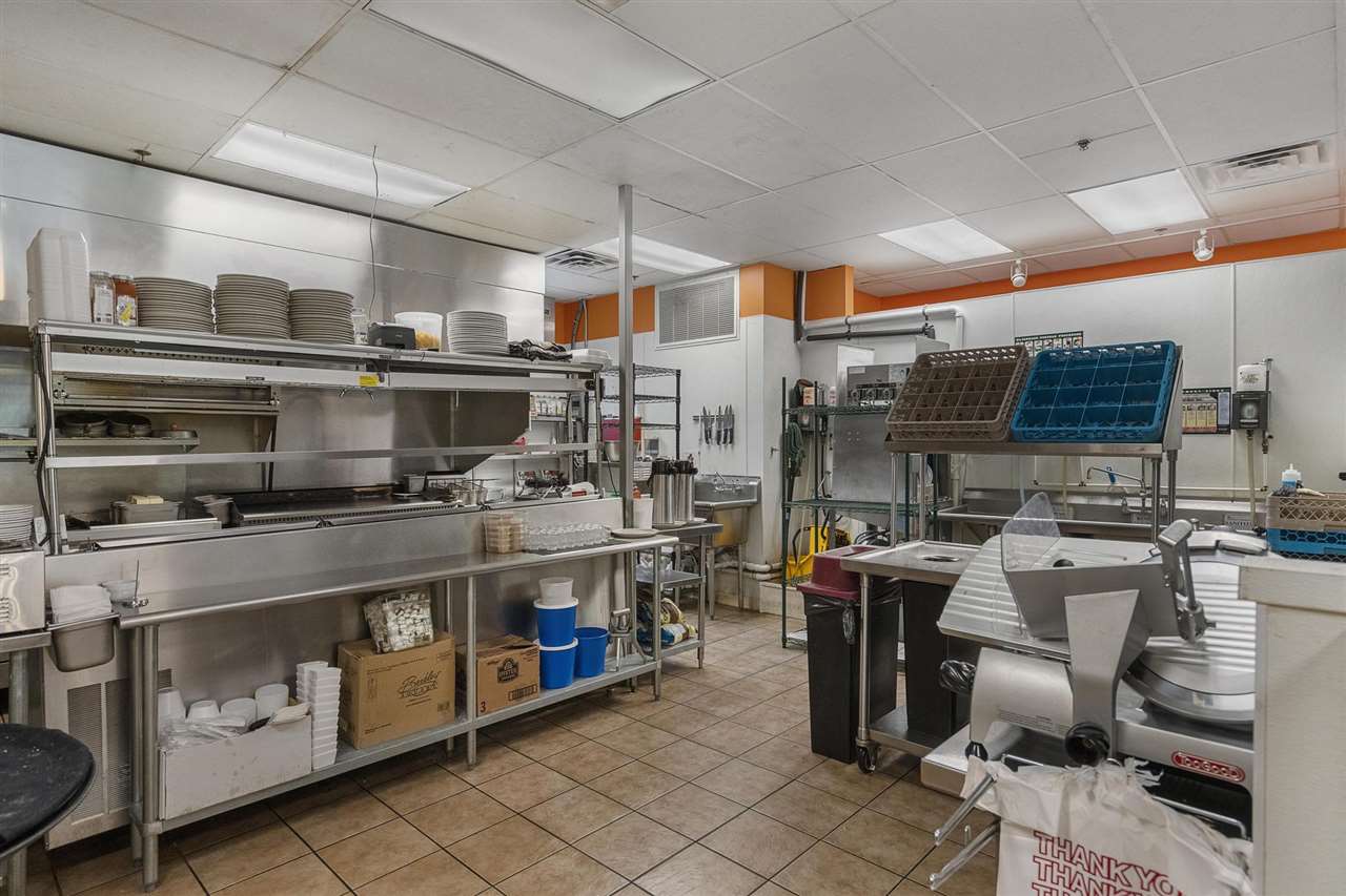 3890 Charlevoix Avenue Unit: 290