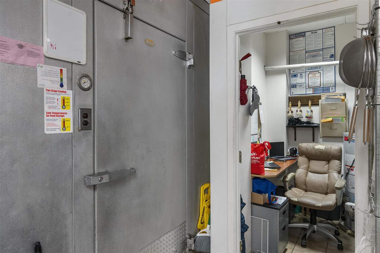 3890 Charlevoix Avenue Unit: 290