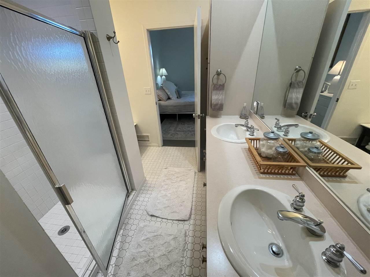 417 Bridge Street Unit: 203