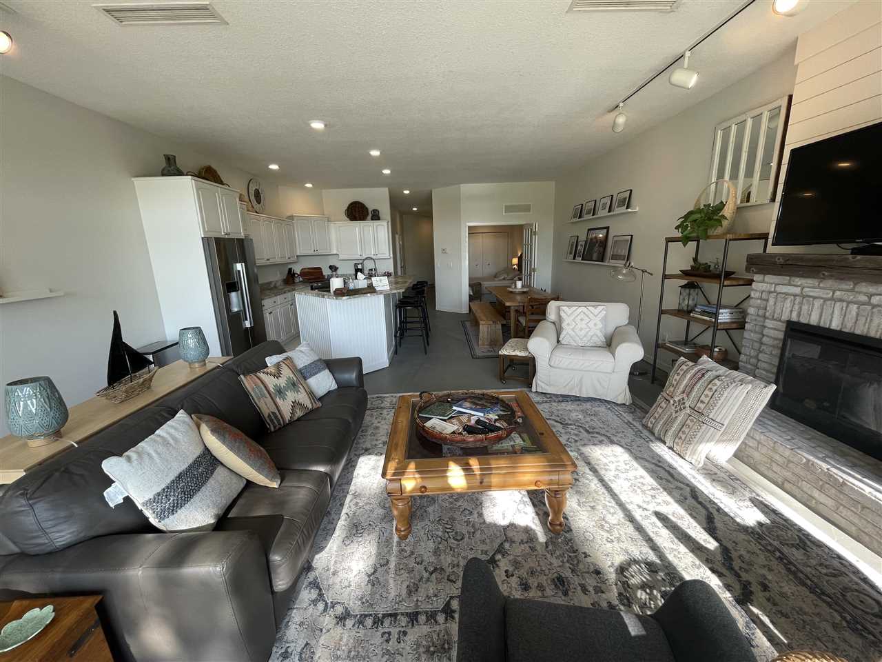 417 Bridge Street Unit: 203
