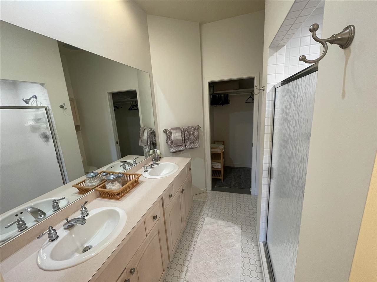 417 Bridge Street Unit: 203