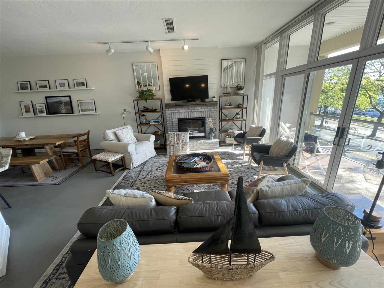 417 Bridge Street Unit: 203