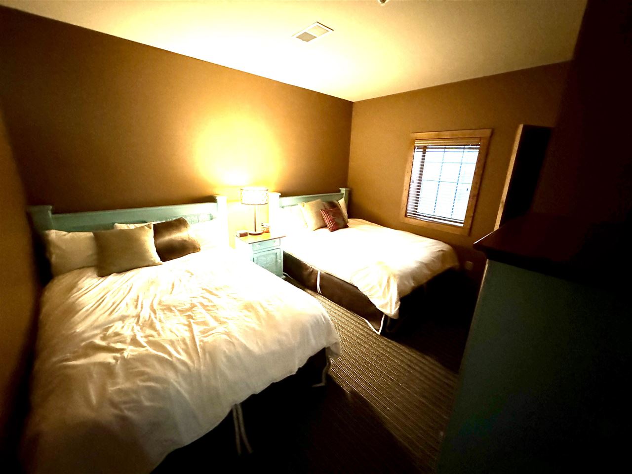 1710 E Strasse Unit: Unit# 7308