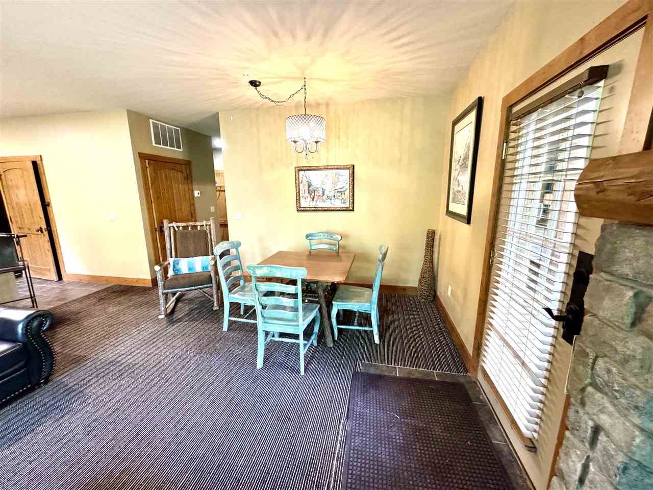 1710 E Strasse Unit: Unit# 7308