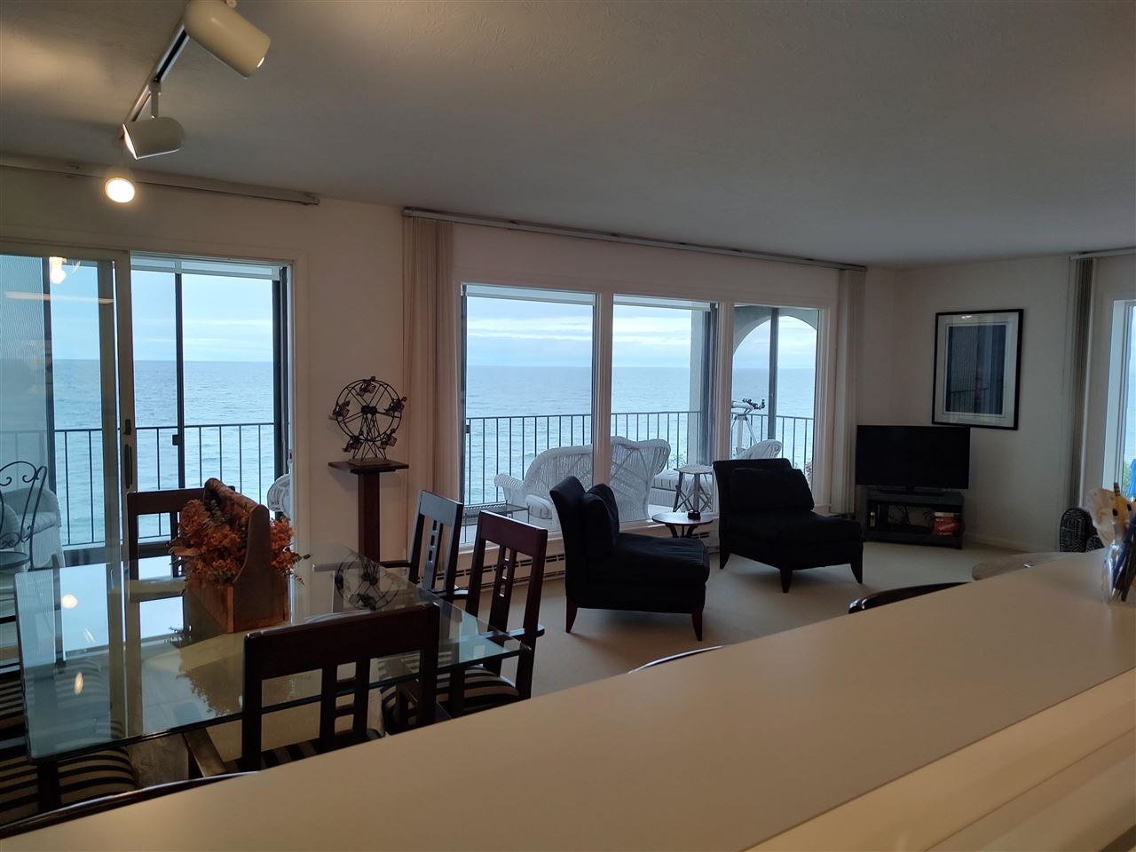 103 W Dixon Unit 202 Avenue Unit: 202