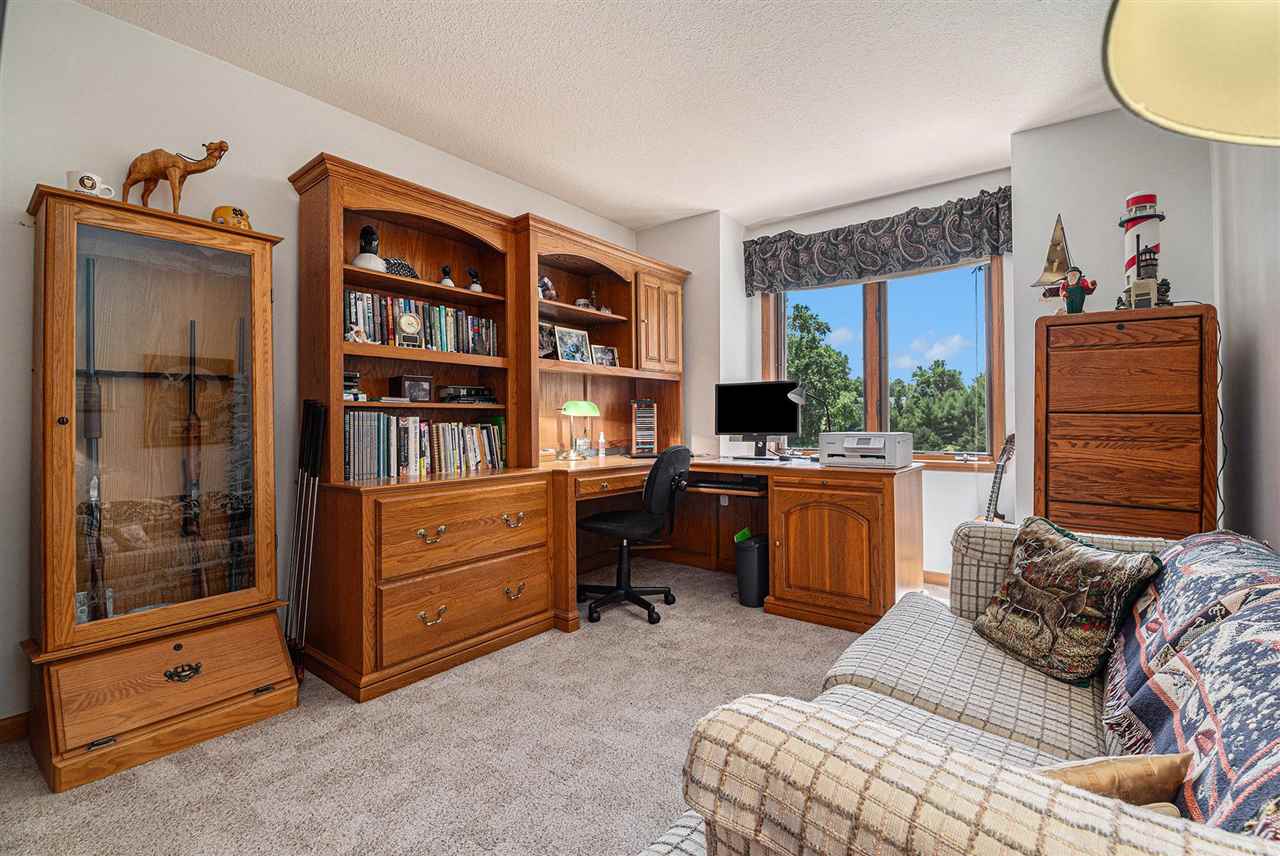 215 Lake Ridge Trail