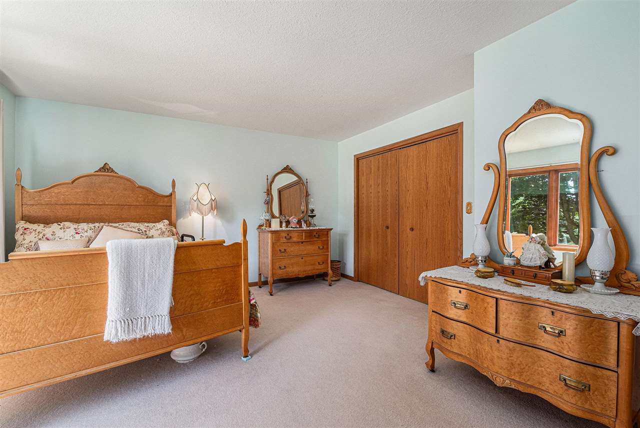 215 Lake Ridge Trail