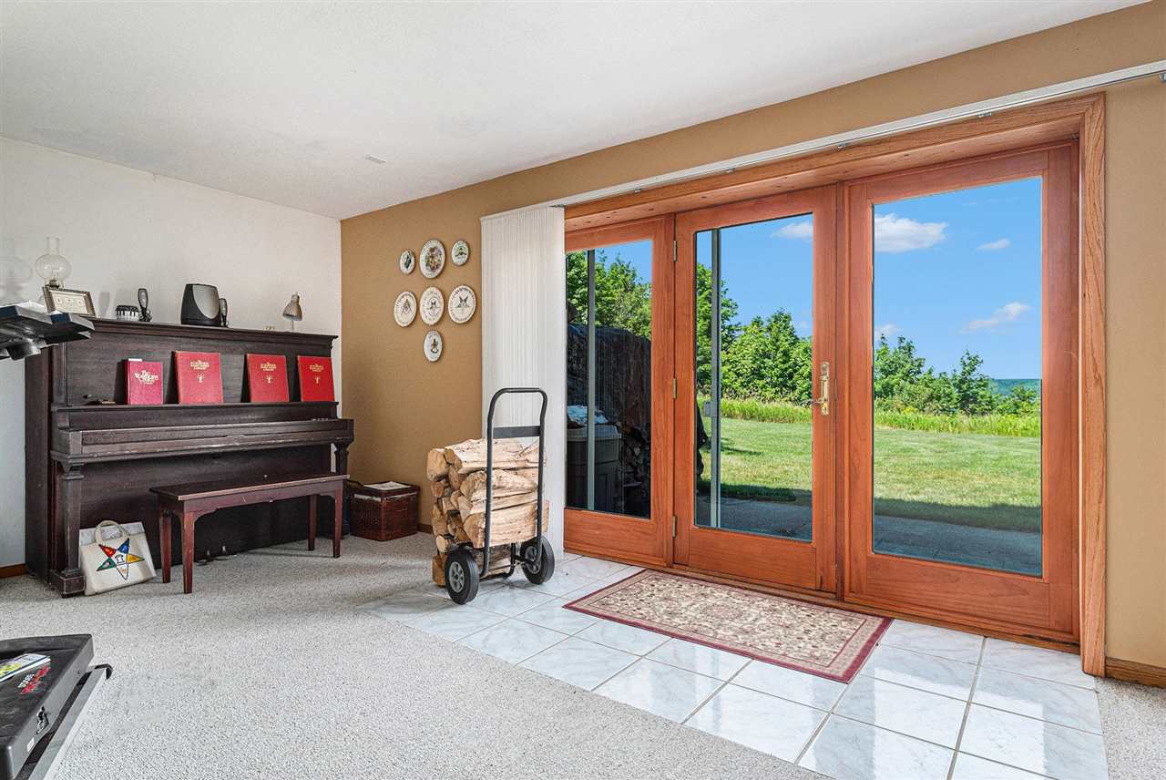 215 Lake Ridge Trail