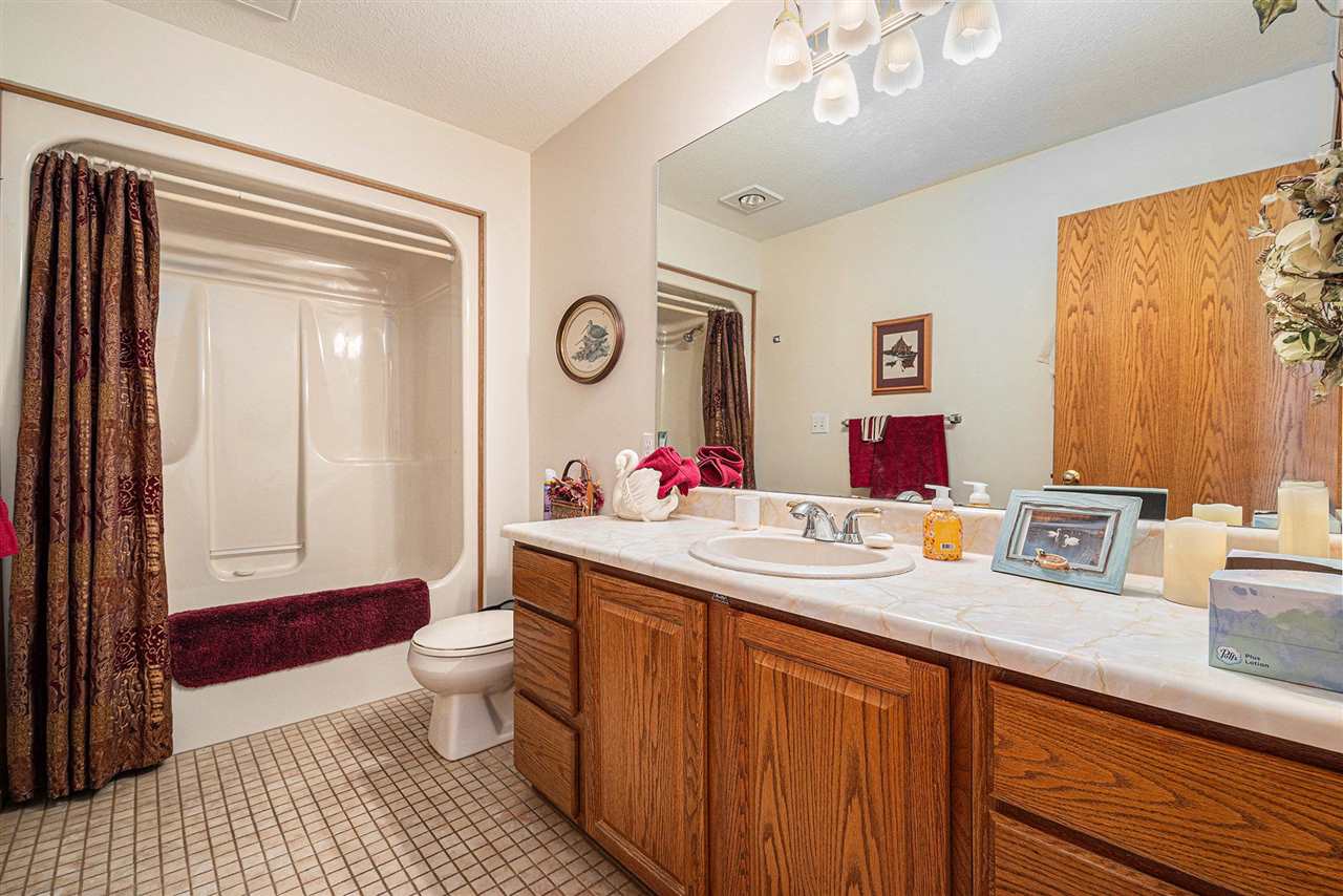 215 Lake Ridge Trail