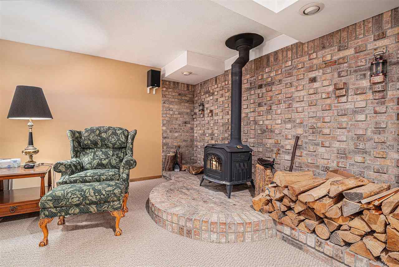 215 Lake Ridge Trail