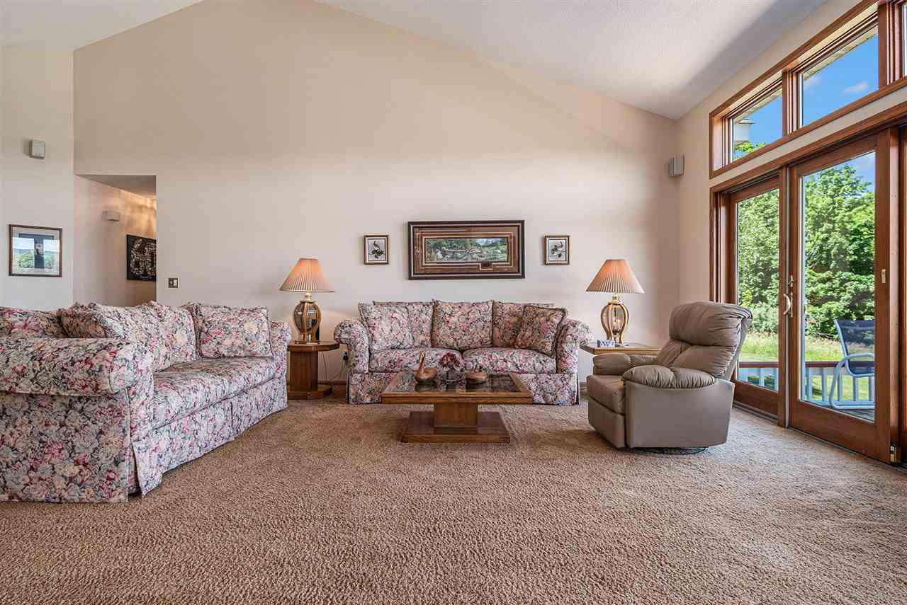 215 Lake Ridge Trail