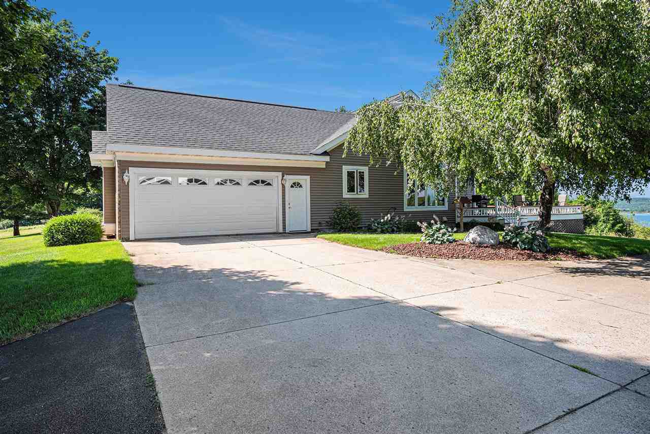215 Lake Ridge Trail
