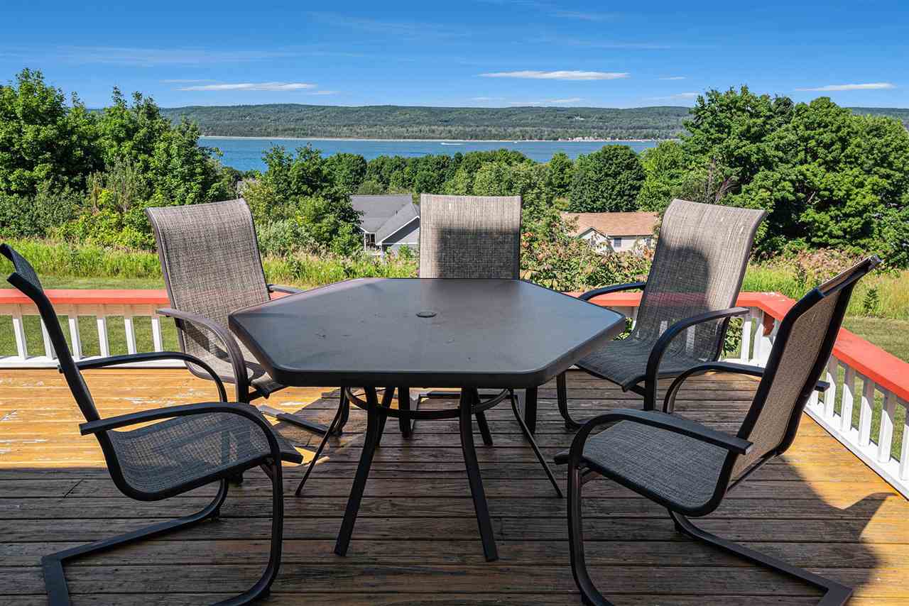 215 Lake Ridge Trail