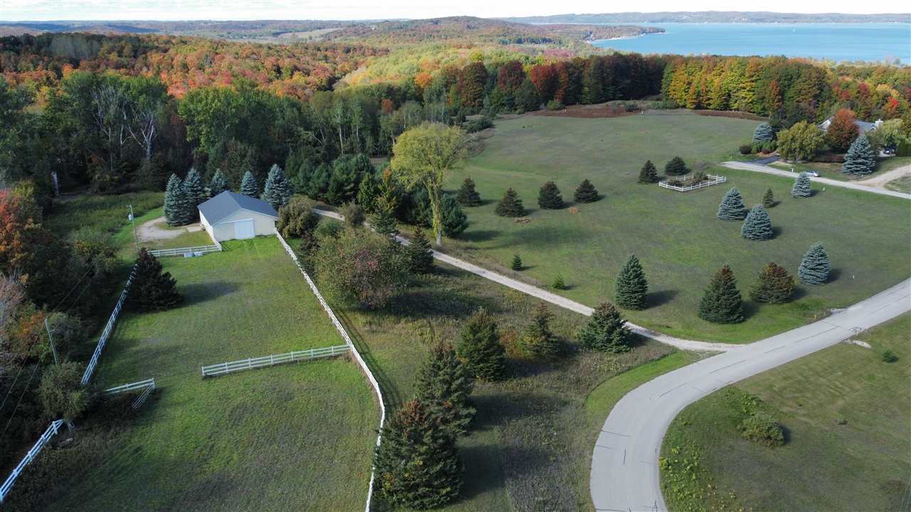 215 Lake Ridge Trail