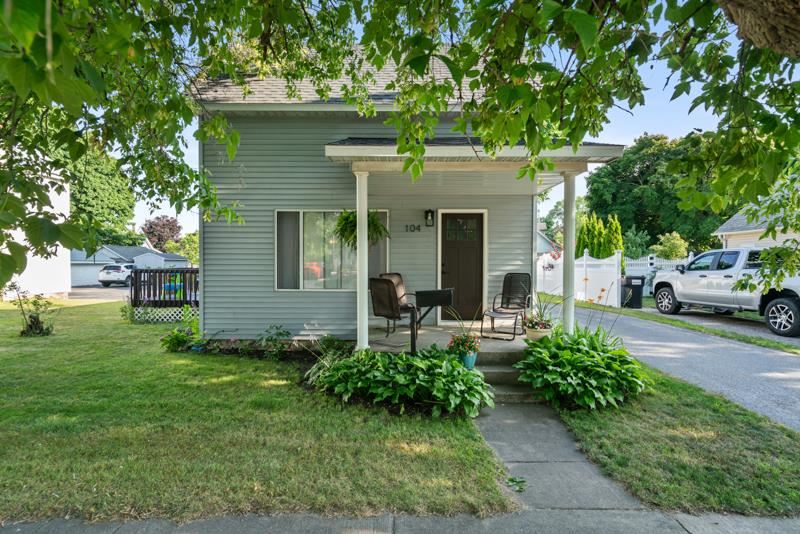 104 E Lincoln