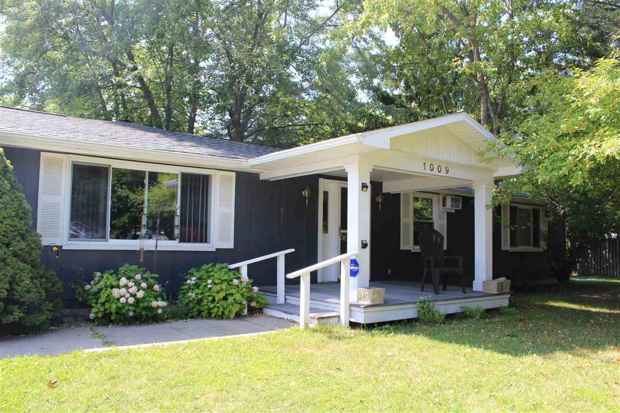 1009 St. James Place