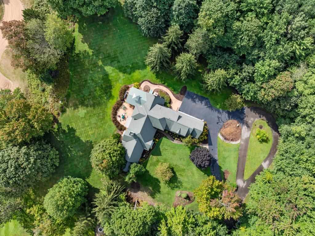 645 Woodhill Court