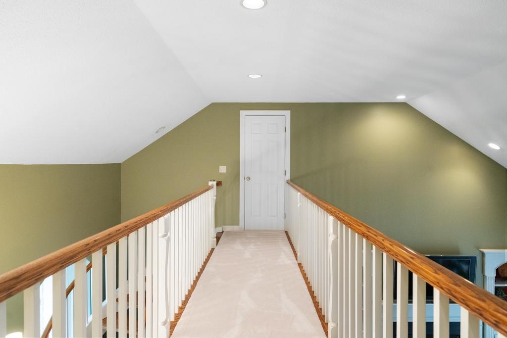 645 Woodhill Court
