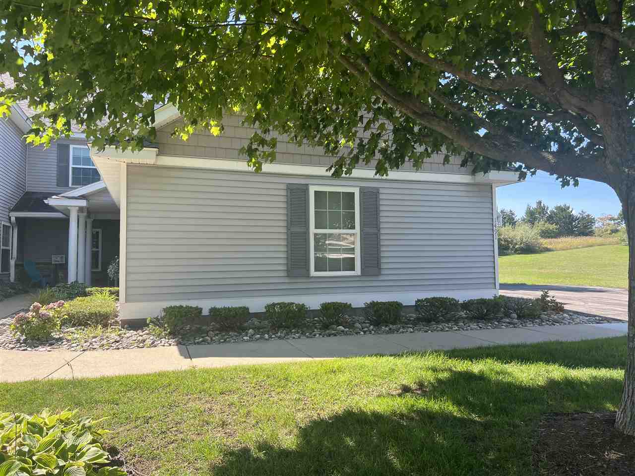 1491 CASTLE Drive Unit: 52