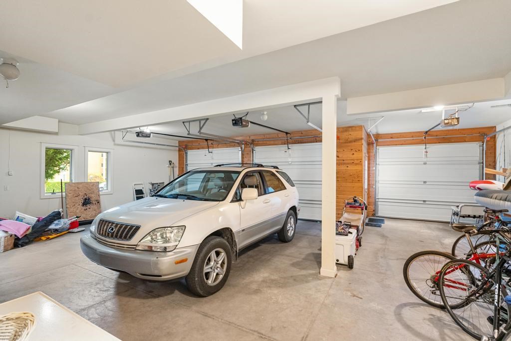 110 W Dixon