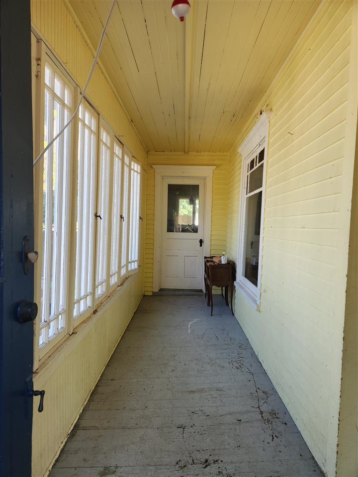 609 Elizabeth Street