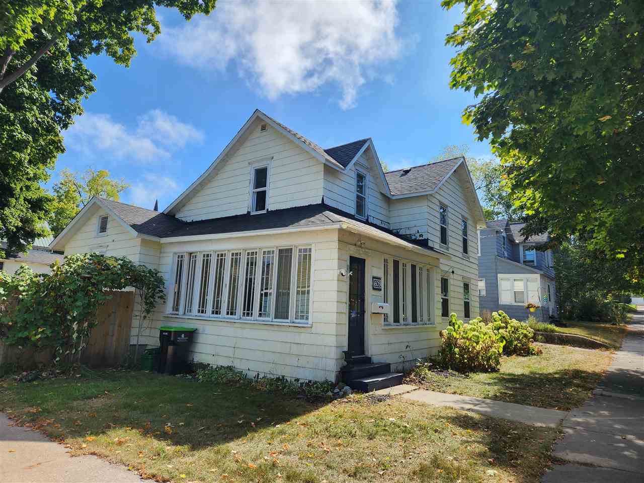609 Elizabeth Street