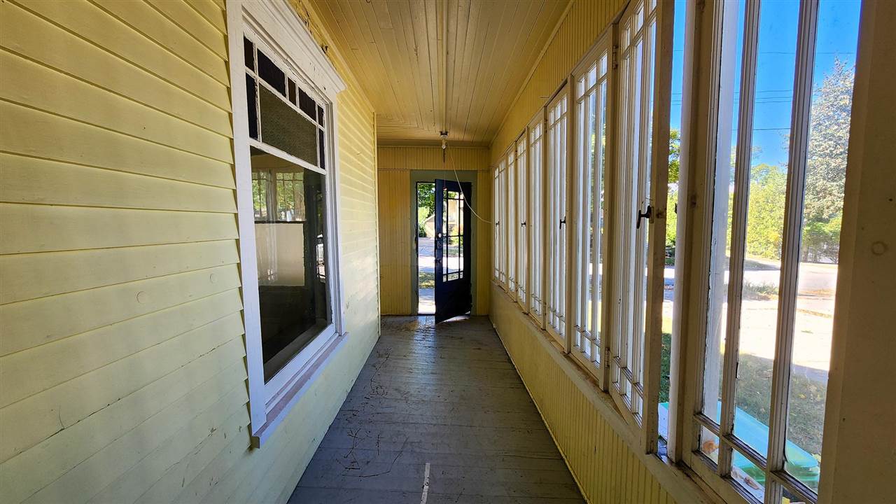 609 Elizabeth Street