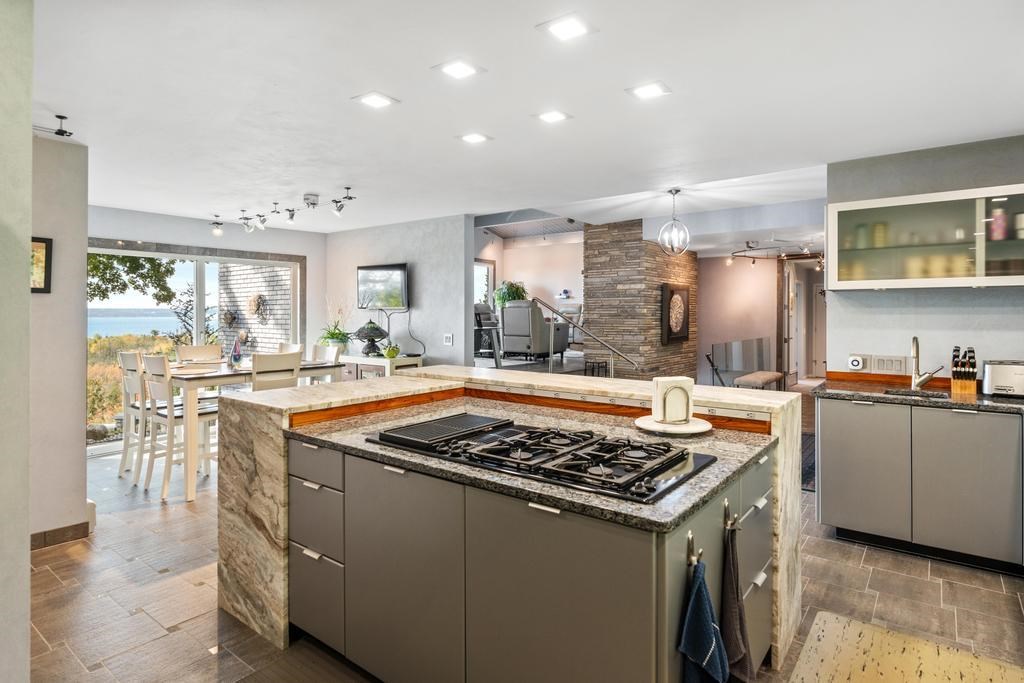 6918 Harbor - Petoskey Road