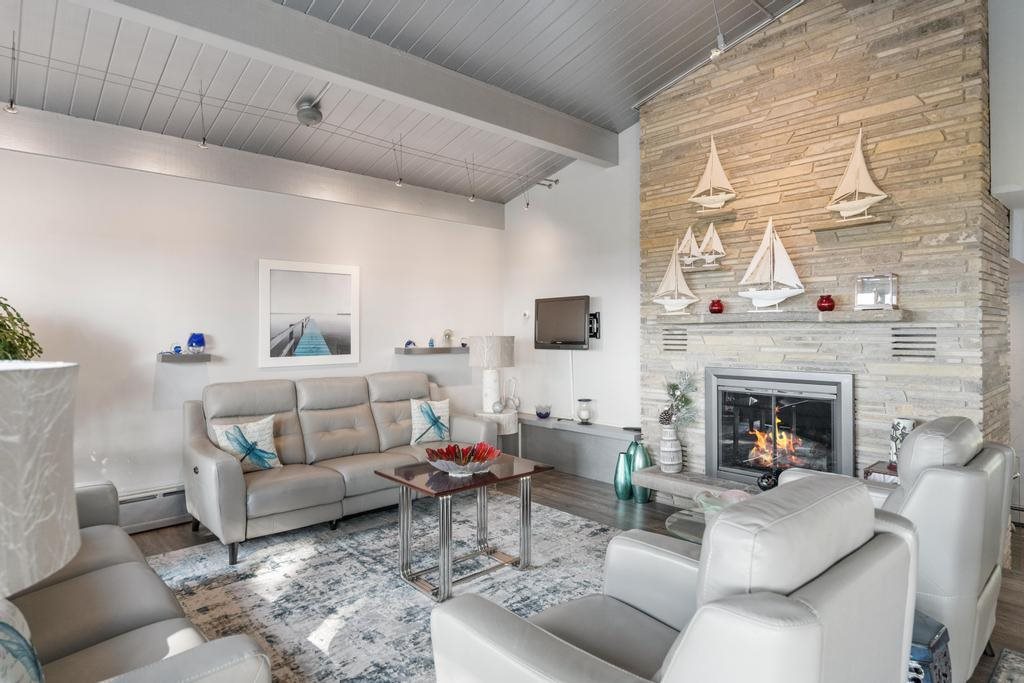 6918 Harbor - Petoskey Road