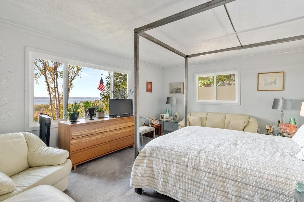 6918 Harbor - Petoskey Road